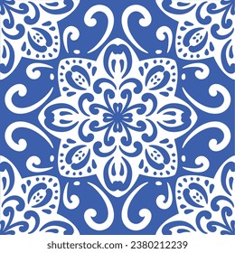 Blau und Weiß im Muster.Originelle portugiesische und spanische Dekoration.Nahtlose Musterkachel mit viktorianischen Motiven.Keramikfliesen im Talavera-Stil. Blau-Weiß-Ziermuster für jede Dekoration.