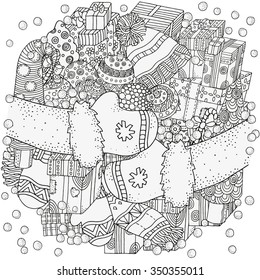 Patrón para el libro de colorear. Esbozos de invierno. Regalos de Navidad, árboles de Navidad, pelotas, ropa abrigada, bufanda, sombreros, mitones, calcetines. Ilustración vectorial hecha a mano.