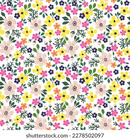 Muster neutraler beiger, rosafarbener, gelber und blauer Blumen mit grünen Blättern auf weißem Hintergrund Nahtlose, florale Vektorgrafik, die Muster wiederholt.
