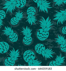 Pattern with pineapples.