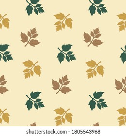 Patrón - hojas amarillas, verdes, naranjas - sobre un fondo claro - vector. Papel mural de otoño
