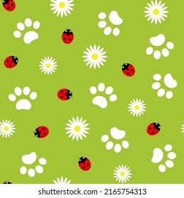 Paws animals and ladybirds on green background with daisies flowers summer natural cute seamless pattern  vector flat design.