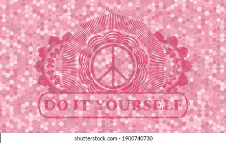 icono de la paz y haz tu propio texto mosaico de mosaico de color rosa patrón realista. Fondo delicado de hexágono geométrico. Ilustración artística. 