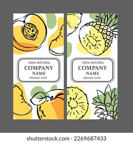 ETIQUETAS DE PINEAPPLE PEACH Diseño De Pegatinas Verticales Para La Compra De Frutos Frescos Y Orgánicos Tropicales Bebidas De Postre En El Esbozo Estilo Vector Ilustración Set