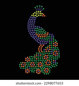 pavo real .peacock rhinestone.   roca de pavo real sobre fondo negro. Ilustración de rhinestone con carácter de pájaro. uso para diseño de impresión, publicidad, camiseta, ilustración de libro de bebé, etc