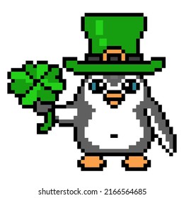 Pingüino con un shamrock afortunado, arte de píxeles aislado en fondo blanco. Carácter folclórico irlandés. Mascota del Día de San Patricio, leprechaun con trébol de 4 hojas.Máquina tragaperras retro de 8 bits, gráficos de videojuegos