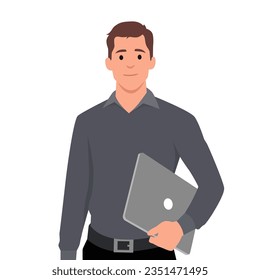 Empleado o empresario pasivo con portátil. Carácter masculino joven cargando papeles o tableta. Hombre adulto moderno con ropa informal. Ilustración vectorial plana aislada en fondo blanco