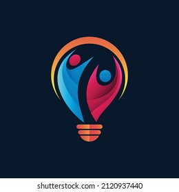 Personas con diseño de logotipo de bombilla
