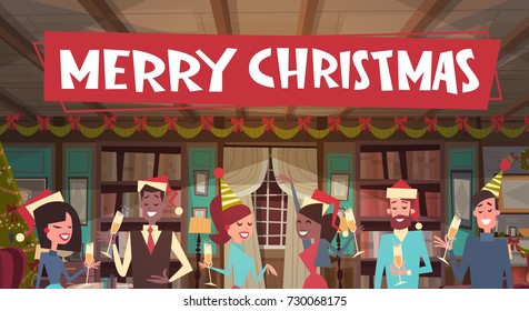 People Celebrate Merry Christmas And Happy New Year Men And Women Wear Santa Hats Holiday Eve Party Concept Flat Vector Illustration ஸ்டாக் வெக்டர்