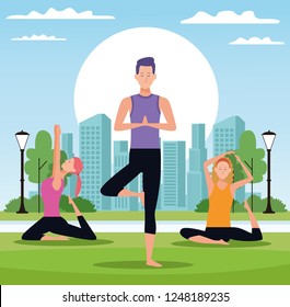 gente haciendo yoga