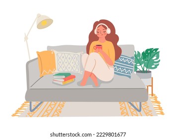 Hobby en casa, chica sentada en un sofá con té y libro. Muchacha linda con pasatiempo, mujer y libro en casa, interior de ilustración vectorial relajante