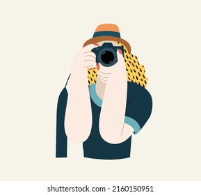 Porträt von Menschen - Fotos machen - Moderne flache Vektorgrafik einer jungen Frau, die mit einer Kamera fotografiert, Halbbild-Porträt, Benutzeravatar. Kreative Website-Illustration