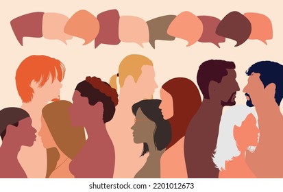 La gente está hablando entre la multitud. Perfiles de personajes de dibujos animados vectores. Burbujas de discursos y comunicación entre personas. Un grupo diverso de personas en diálogo.