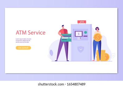 Gente usando máquina de atm con dinero. Clientes cerca de atm. Concepto de banca, retiro de cajero automático, servicio de banco digital. Ilustración vectorial en diseño plano para UI, banner web, página de inicio