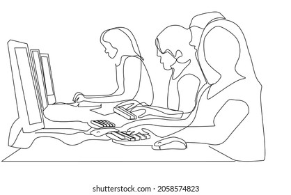 personas que usan computadoras. clase de informática y estudiantes. lugar de trabajo y trabajadores que trabajan en la computadora.