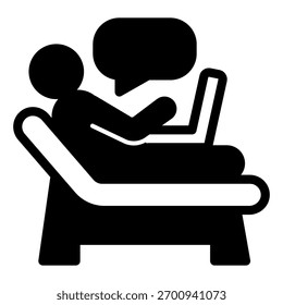 Persona con el ordenador portátil en el icono sólido de la cama, trabajo del concepto casero, trabajador, muestra del Vector de la burbuja del discurso en el fondo blanco, icono del estilo del glifo para el concepto móvil y el Diseño web. Gráficos de Vector