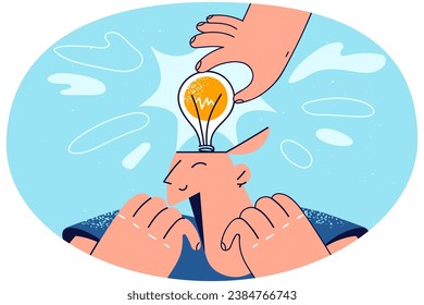 La persona puso bombillas en la cabeza del hombre para encontrar una solución al problema. Hombre sonriente emocionado con la creativa e innovadora generación de ideas. Concepto de innovación. Ilustración vectorial.