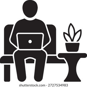 Person, die auf einem Sofa sitzt und einen Laptop benutzt. Freiberufler, die von zu Hause aus arbeiten, online studieren oder Remote Worker Concept. Vektorsilhouettensymbol.