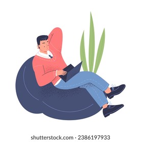 La persona trabaja con el concepto de computadora. Joven sentado en un sofá azul con un gadget o dispositivo. Trabajador independiente o a distancia. Proceso comercial. Dibujo vectorial plano de dibujos animados aislado en fondo blanco