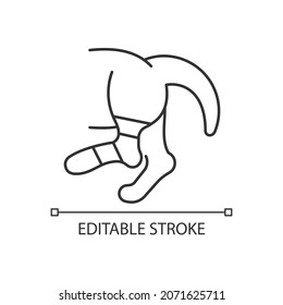 Pet sprain linear icon. Animal with hurt limb. Hips and thighs strains. Joints and bones injury. Thin line customizable illustration. Contour symbol. Vector isolated outline drawing. Editable stroke