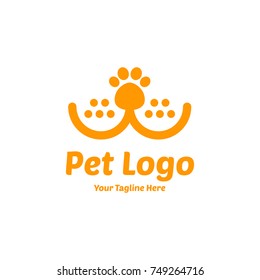 Pets vector logo template. Nose in form of heart and smile. Vector illustration. Logo Template Design Vector Illustration