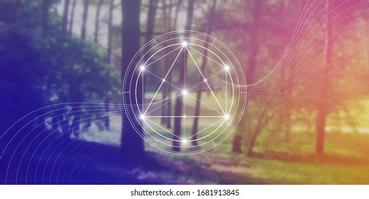 Philosoph Stein heilige Geometrie spirituelle neue Zeitalter futuristische Illustration mit transmutation ineinander greifende Kreise, Dreiecke und leuchtende Teilchen vor unscharfem natürlichen Hintergrund.