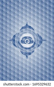 icono de teléfono dentro del emblema azul o placa con fondo de patrón geométrico abstracto.
