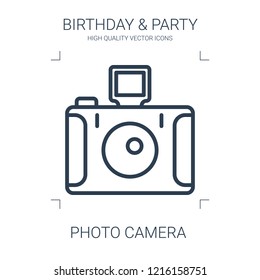 photo camera icon. high quality line photo camera icon on white background. from birthday party collection flat trendy vector photo camera symbol. use for web and mobile