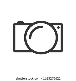 Photo camera icon - vector. Black camera icon. Photo camera icon in flat design, isolated.