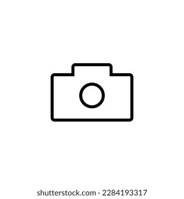 Icono de línea aislada de cámara fotográfica. Trazo editable. Se puede usar para sitios web, tiendas, banners, volantes