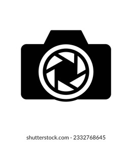Cámara fotográfica con un vector de icono de glifo de captura de imagen con lente. Ilustración vectorial pictograma de glifo para interfaz infográfica o diseño gráfico.
