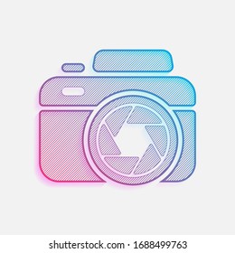 Cámara fotográfica con obturador, icono simple. Logo tecnológico con líneas diagonales y degradado de color. Imagen neón, efecto claro. Color azul y rojo