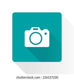 Photo camera simbol. DSLR camera sign icon. Digital camera. Flat design style. 