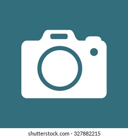 Photo camera simbol. DSLR camera sign icon. Digital camera. Flat design style. 