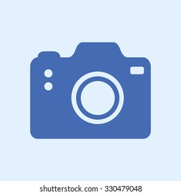 Photo camera simbol. DSLR camera sign icon. Digital camera. Flat design style. 