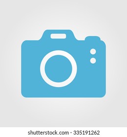 Photo camera simbol. DSLR camera sign icon. Digital camera. Flat design style. 