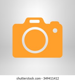 Photo camera simbol. DSLR camera sign icon. Digital camera. Flat design style. 