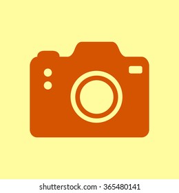 Photo camera simbol. DSLR camera sign icon. Digital camera. Flat design style. 