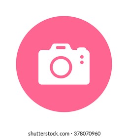 Photo camera simbol. DSLR camera sign icon. Digital camera. Flat design style. 