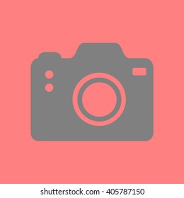 Photo camera simbol. DSLR camera sign icon. Digital camera. Flat design style. 