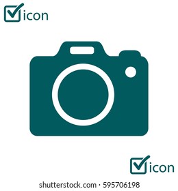 Photo camera symbol. DSLR camera sign icon. Digital camera. Flat design style. 
