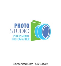 A photographer camera logo