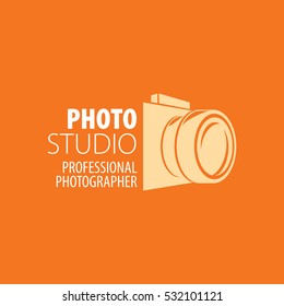 A photographer camera logo