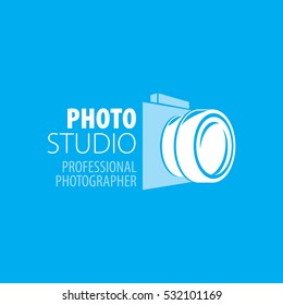 A photographer camera logo