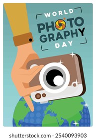 Die Hand des Fotografen, der die Kamera hält. Feiern Sie den Weltfotografietag. Konzept des World Fotografy Day. Flache Vektorgrafik.