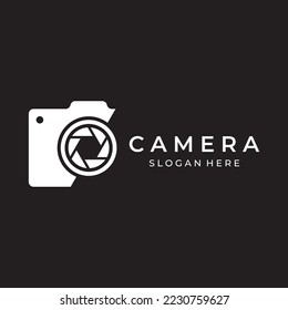 Logo de la cámara fotográfica, obturador de la cámara del objetivo, digital, de línea, profesional, elegante y moderno. El logotipo puede utilizarse para estudios, fotografía y otros negocios.
