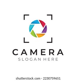 Photography camera logo, lens camera shutter, digital, line, professional, elegant and modern. The logo can be used for studios, photography and other businesses.