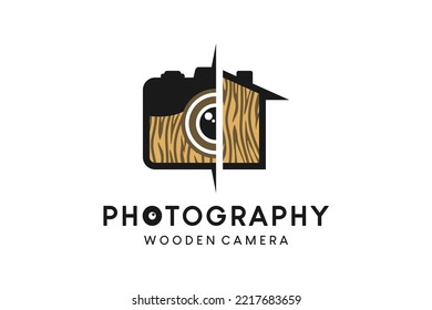 Diseño del logo fotográfico con el icono de la cámara combinado con el icono de la casa de madera