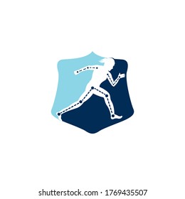 Fisioterapia de la forma del escudo de tratamiento de la forma del concepto de diseño del logo vector con corredora hembra. logotipo de la clínica de fisioterapia.