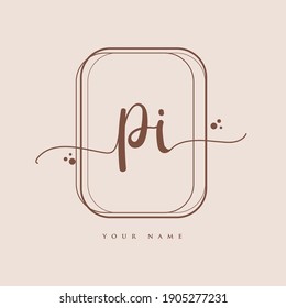 logotipo de escritura manual inicial de PI. Letrado a mano Marca del logo de Iniciales, Diseño del logo Feminine y de lujo aislado en un entorno elegante.